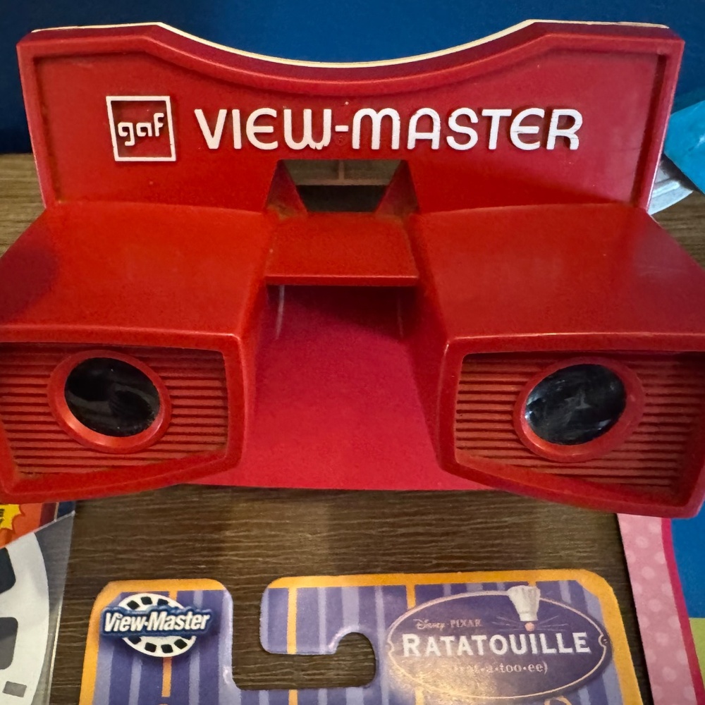 Vintage GAF View-Master Bicolor (Red/White) + 5 NEW Sealed Reel Packs - Disney,